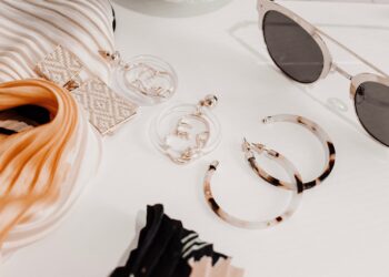 ’90s Back: A Millennial Fashion Trend