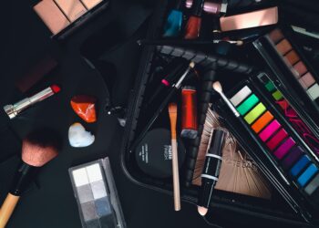 10 Amazing Makeup Products For The Lazy Beauty