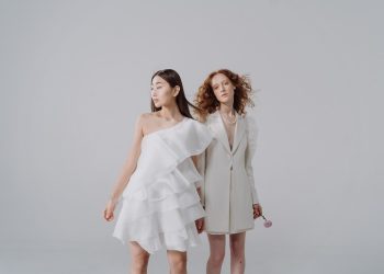 From Yoga to Street Style: Find Your Perfect Outfit at Aloyoga’s Women’s Collection