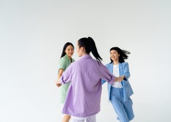 Effortless Style Made Easy: Why Shopping Women’s Clothes with Official-Stitchfix is a Game Changer